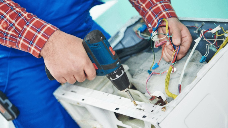 Konak Mitsubishi Mitsubishi çamaşır makinesi kart tamiri – Su almama arızası orijinal parça ile giderildi. - Teknik servis örneği